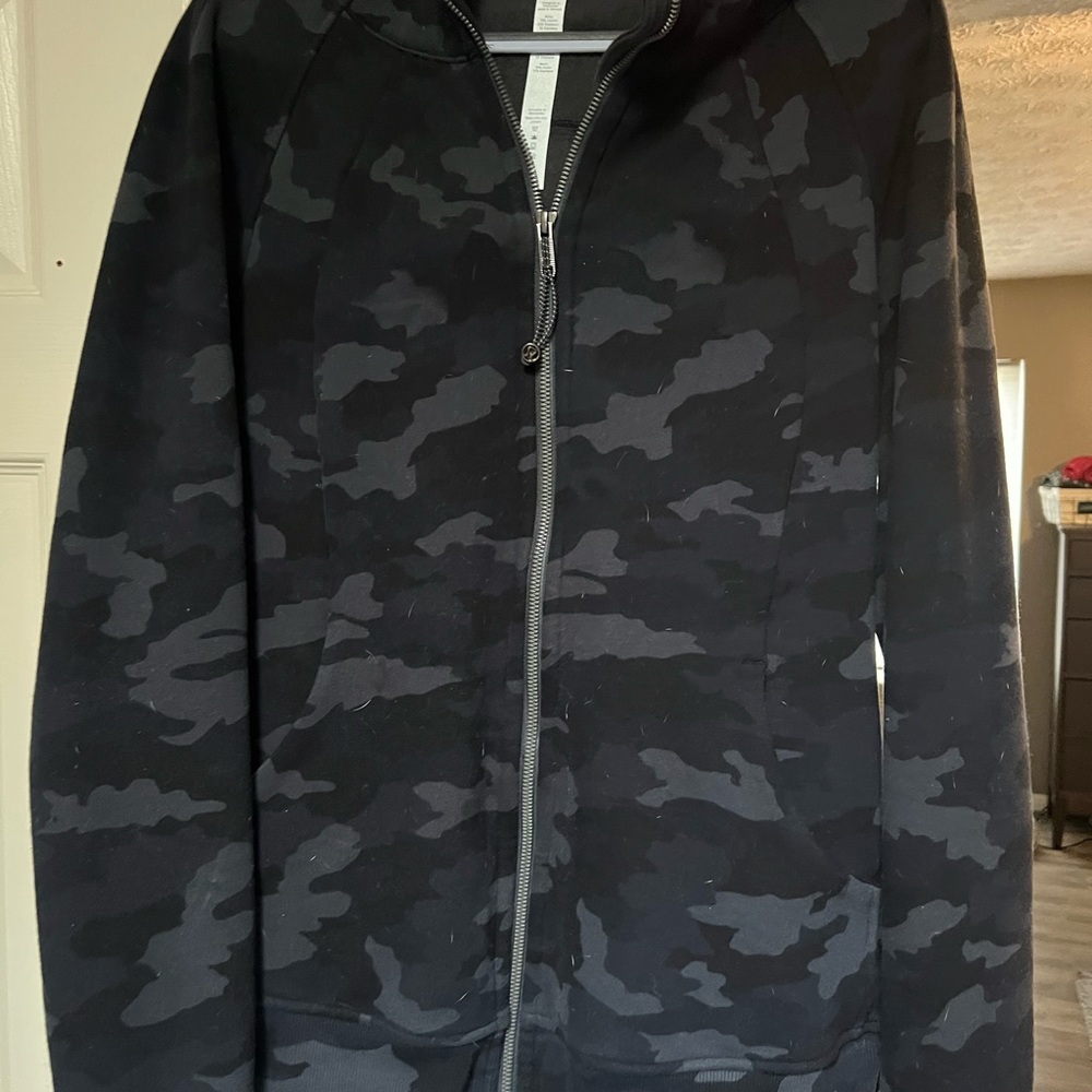 lululemon athletica women's  Black Camo Zip-Up Scuba